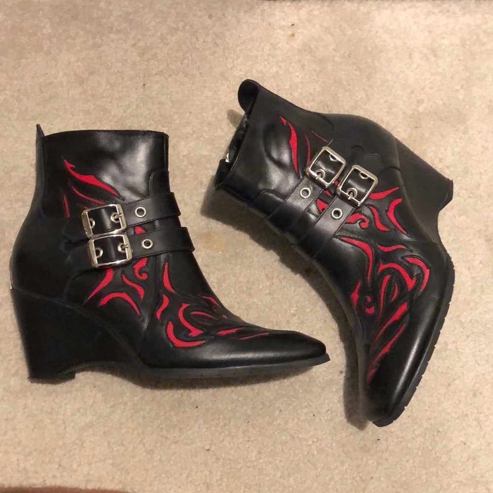 *Brand New* Black & Red motorcycle boots